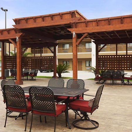 Days Inn & Suites By Wyndham Houston North-Spring Westfield Εξωτερικό φωτογραφία
