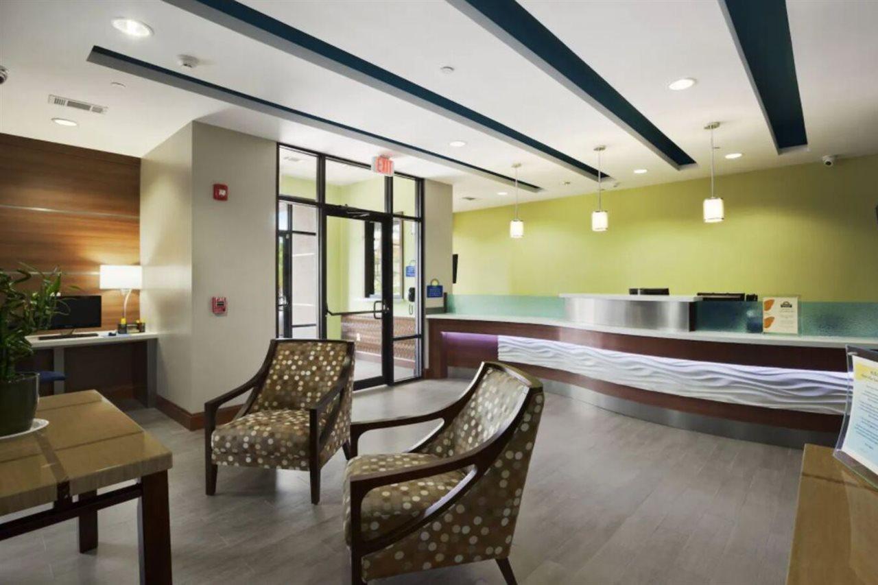 Days Inn & Suites By Wyndham Houston North-Spring Westfield Εξωτερικό φωτογραφία