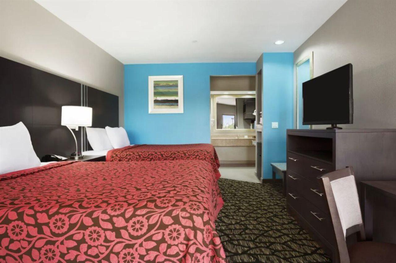 Days Inn & Suites By Wyndham Houston North-Spring Westfield Εξωτερικό φωτογραφία