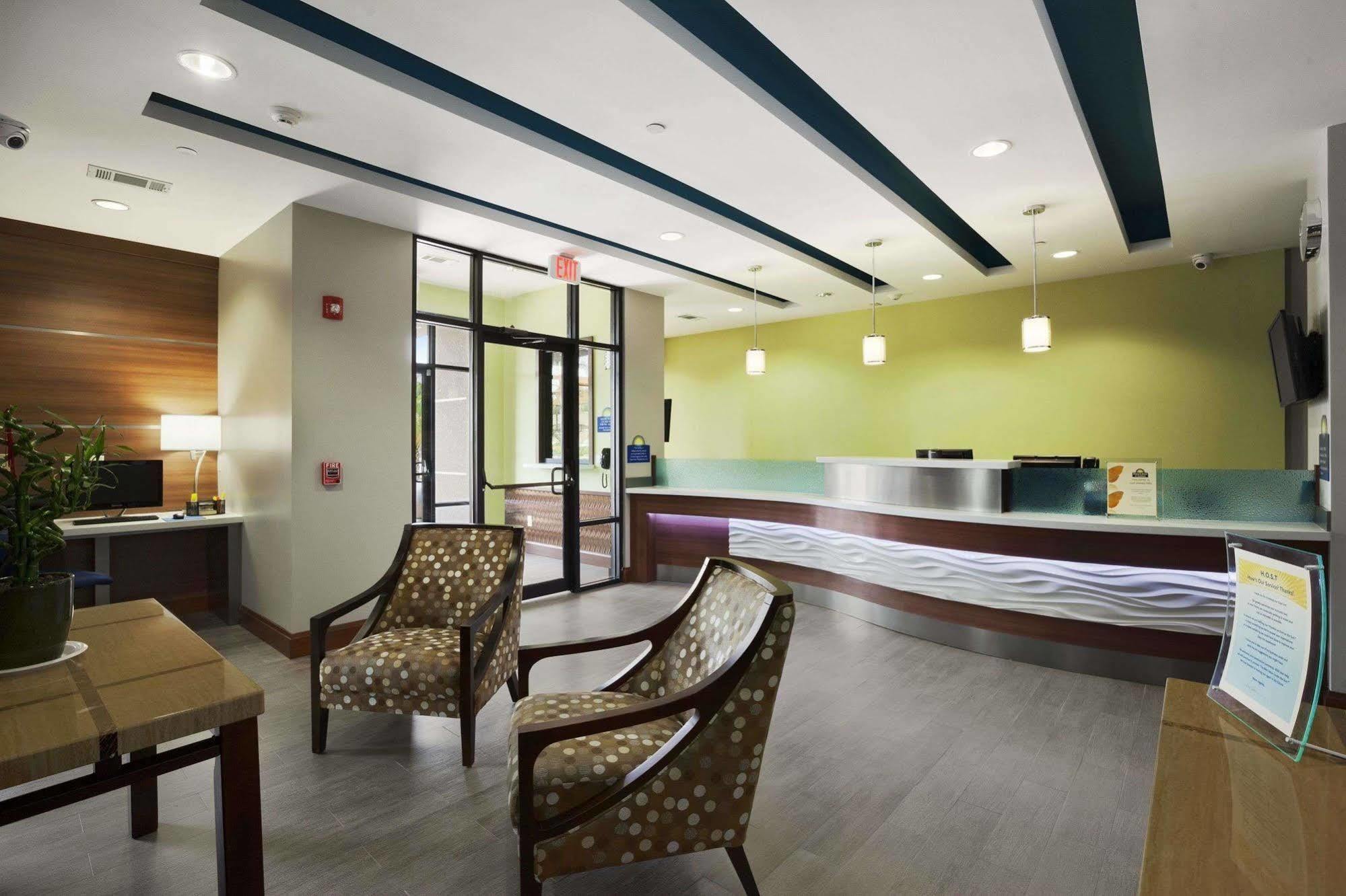 Days Inn & Suites By Wyndham Houston North-Spring Westfield Εξωτερικό φωτογραφία