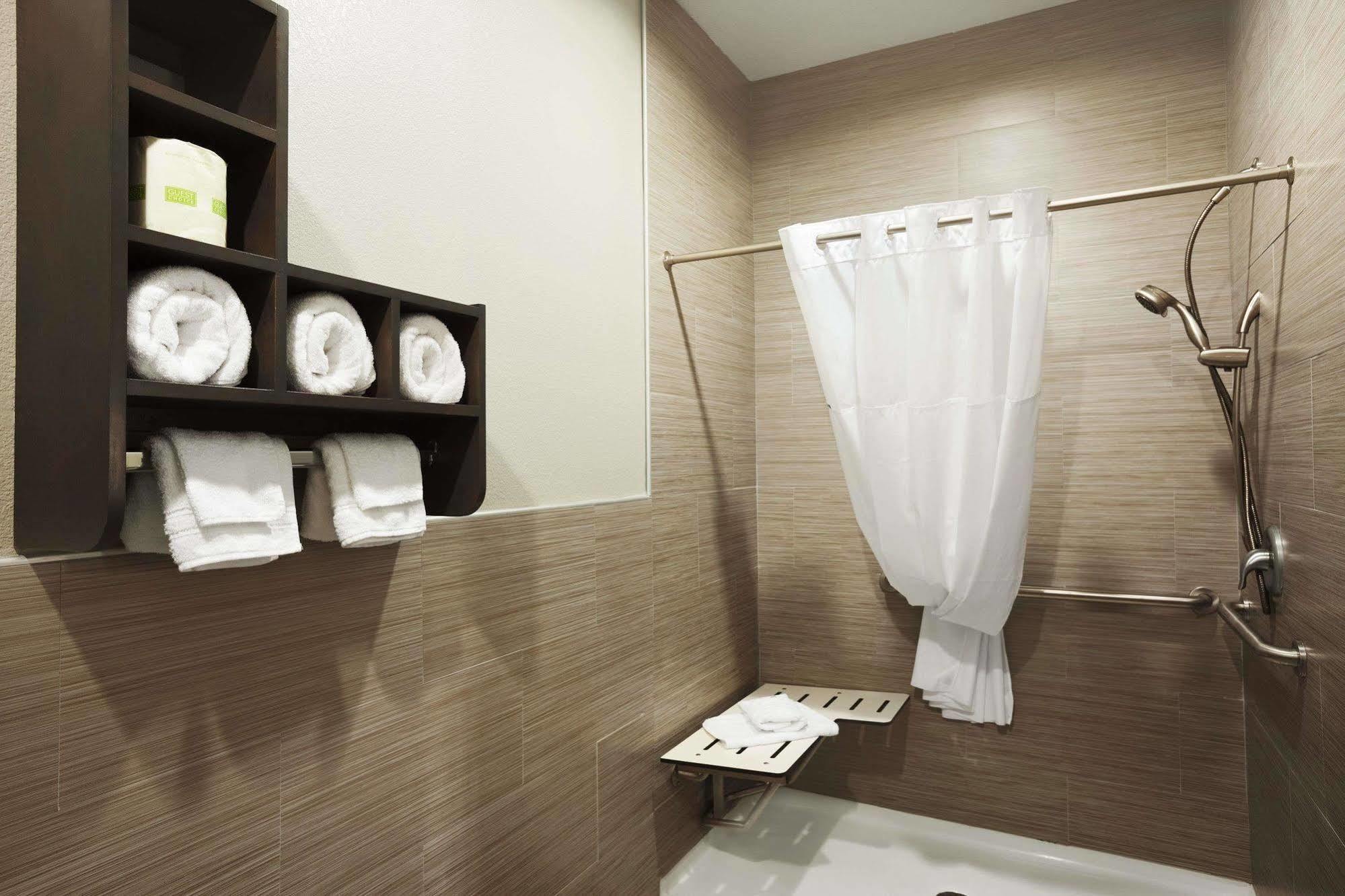 Days Inn & Suites By Wyndham Houston North-Spring Westfield Εξωτερικό φωτογραφία