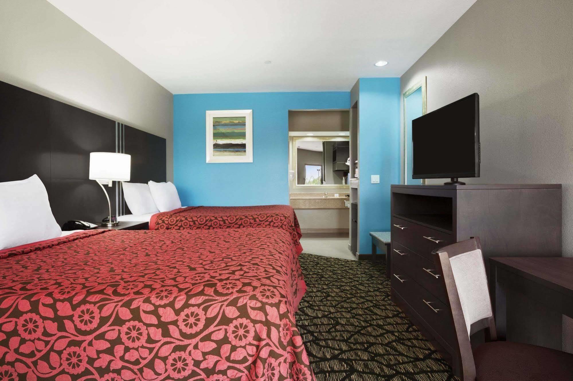 Days Inn & Suites By Wyndham Houston North-Spring Westfield Εξωτερικό φωτογραφία