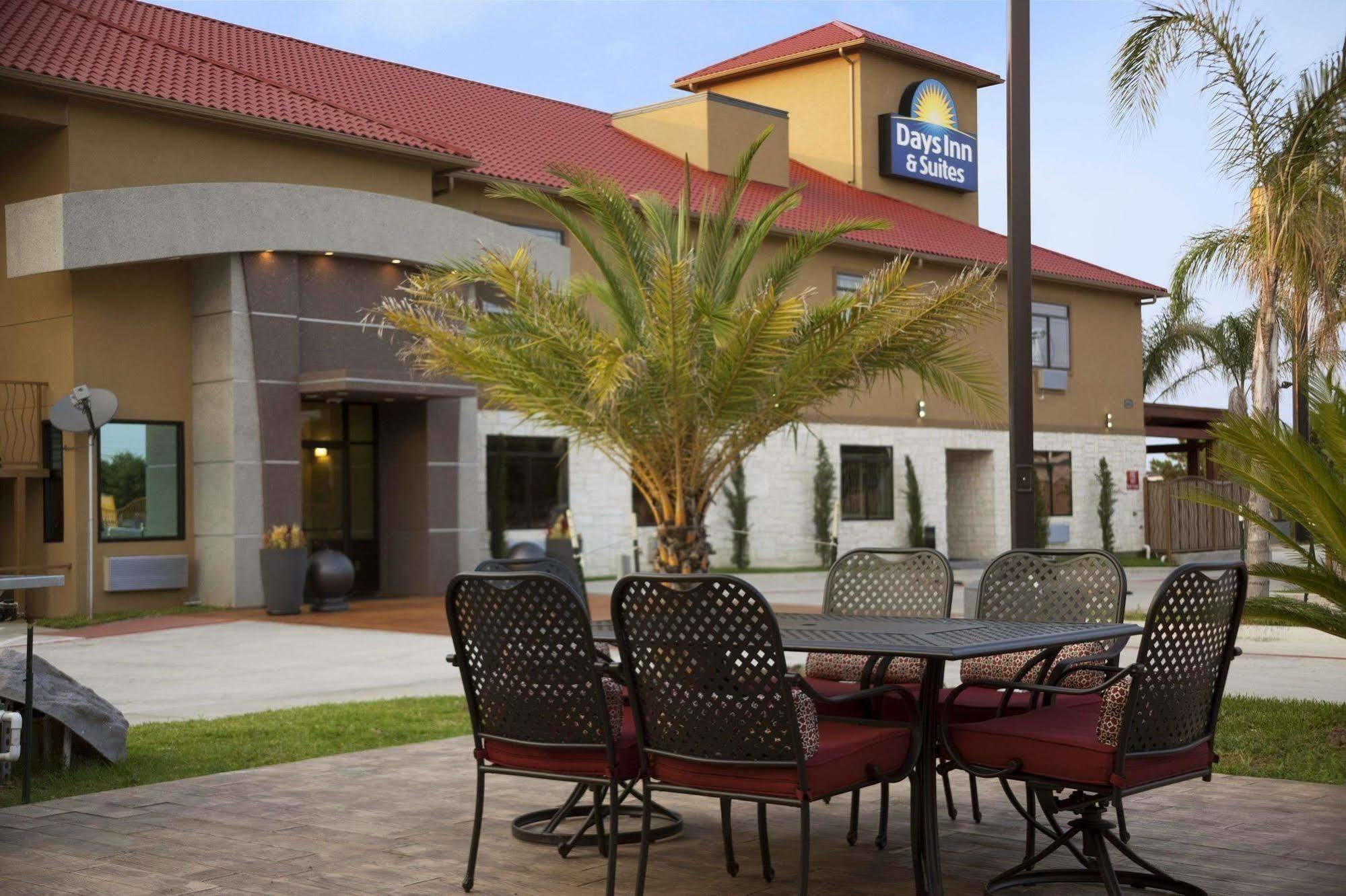 Days Inn & Suites By Wyndham Houston North-Spring Westfield Εξωτερικό φωτογραφία