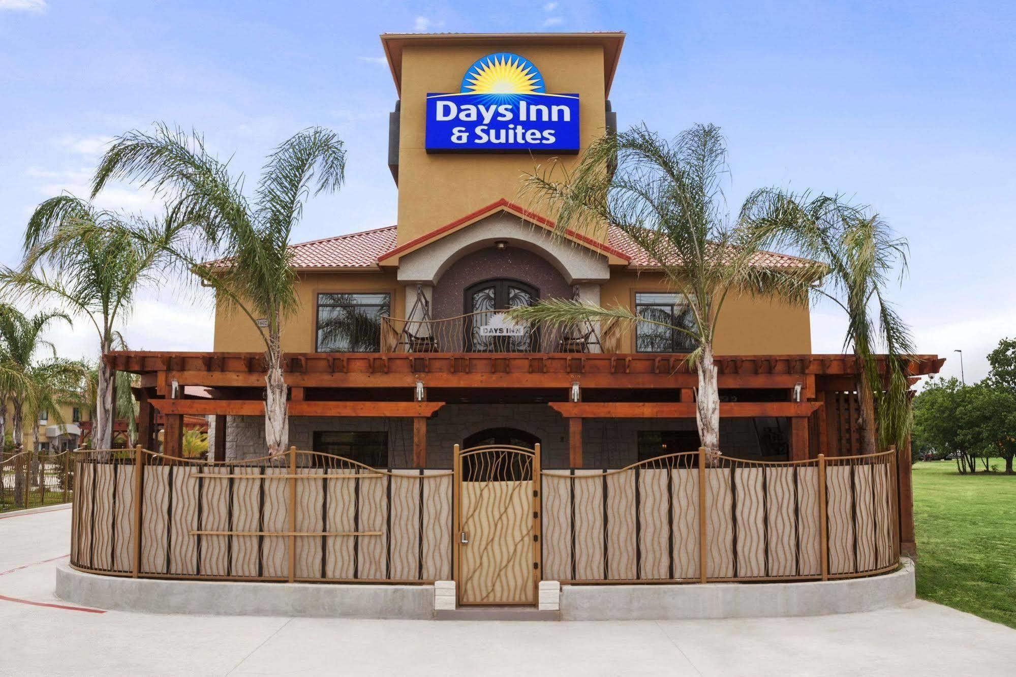 Days Inn & Suites By Wyndham Houston North-Spring Westfield Εξωτερικό φωτογραφία